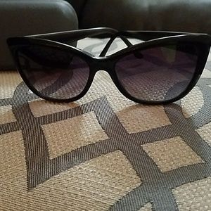 Vera Wang sunglasses